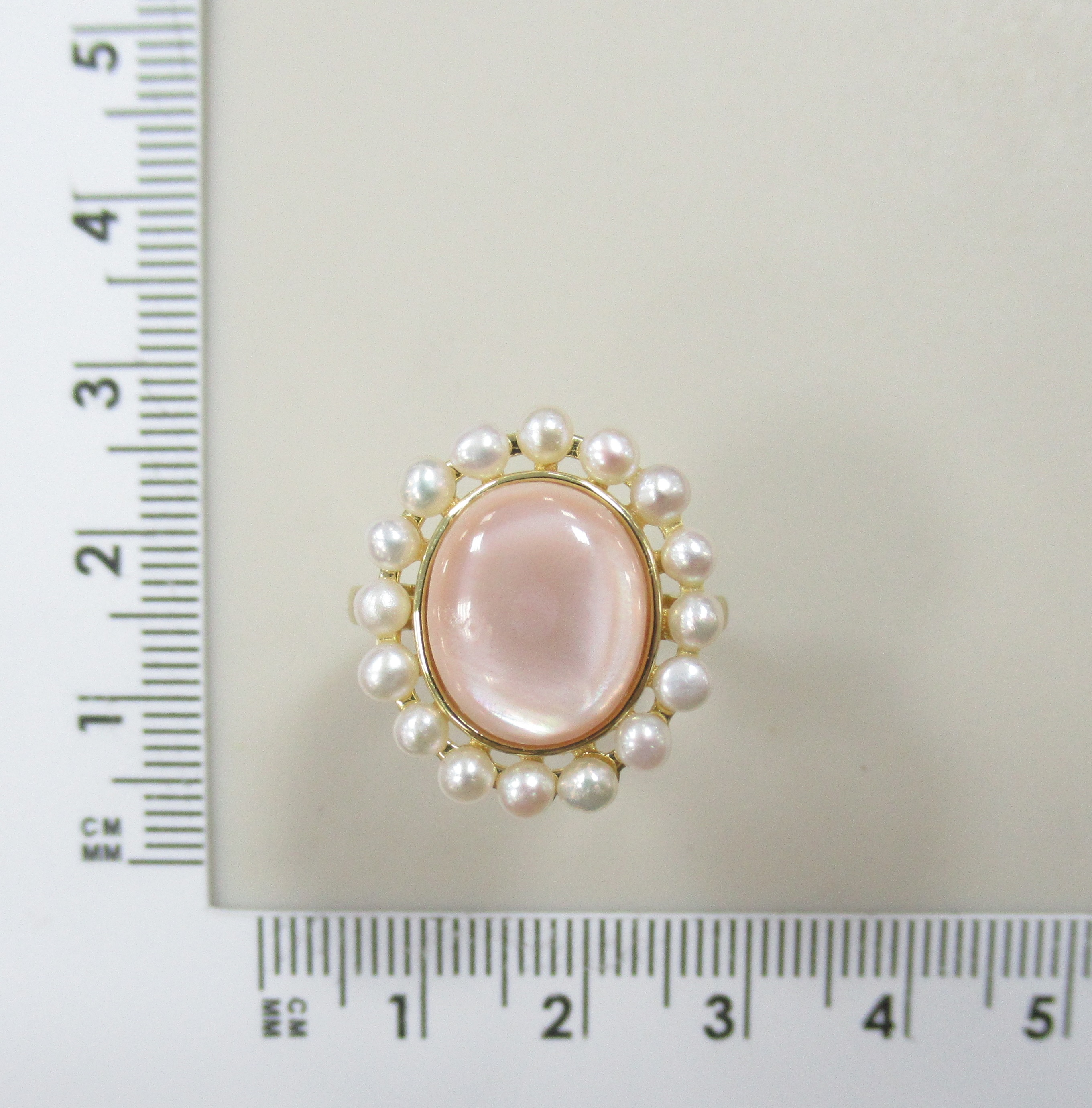 Серебряное кольцо с перламутром и жемчугом